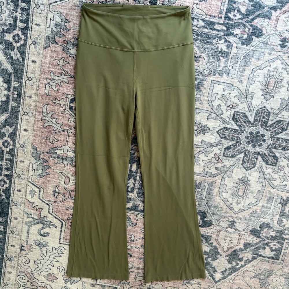 💚 Lululemon Super High Rise Groove Flares, Bronze Green, sz. 10, *Nulu 💚